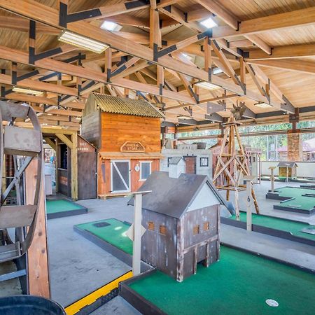 11 Pine Bough Villa Сънривър Екстериор снимка